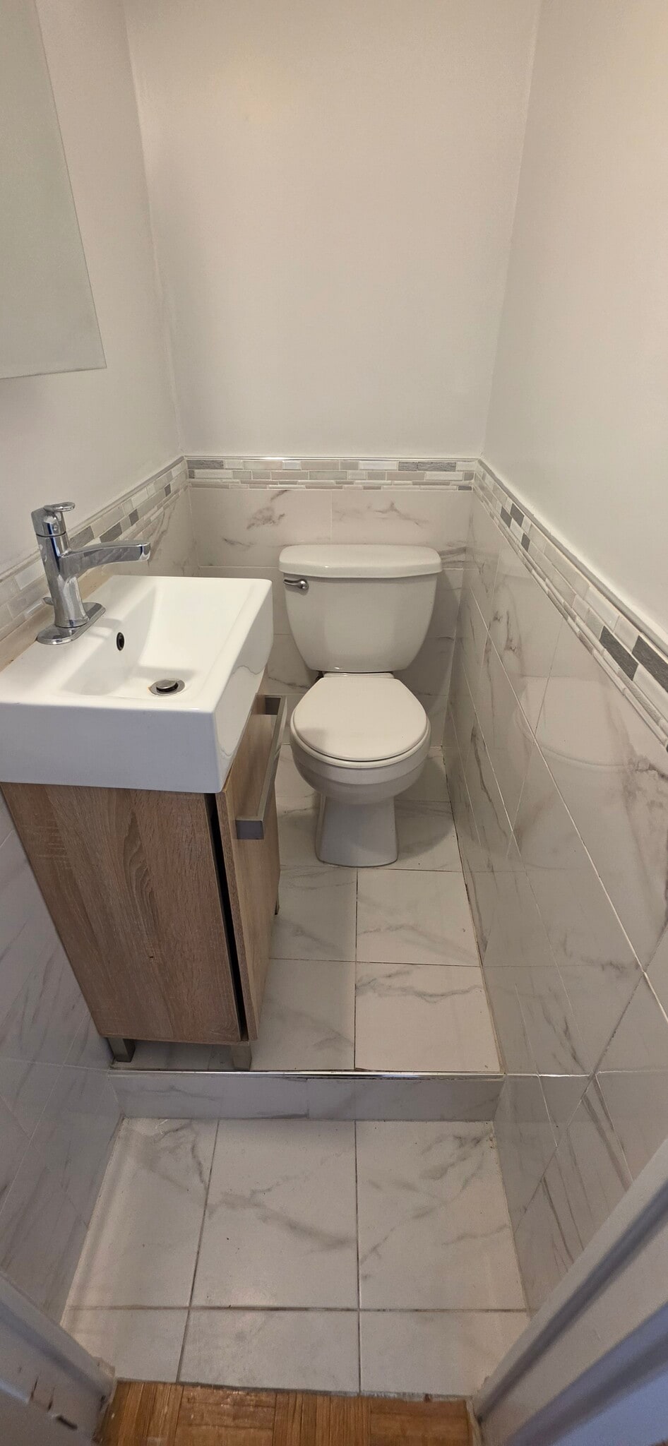 Powder room - 9932 66th Rd