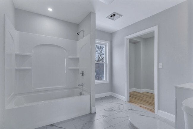 Building Photo - 73 Walnut St