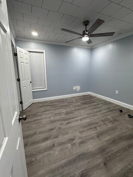 Building Photo - 143 Jencks St