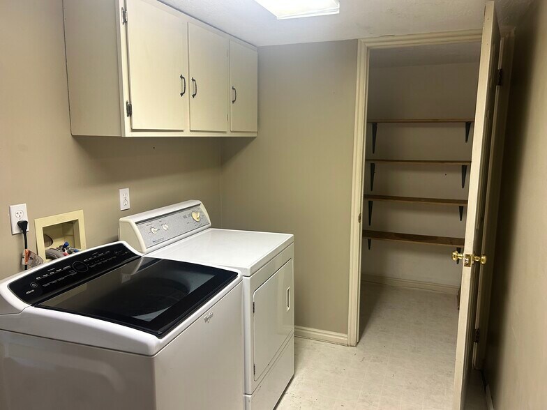 Building Photo - 11586 S Autumn Hill Dr