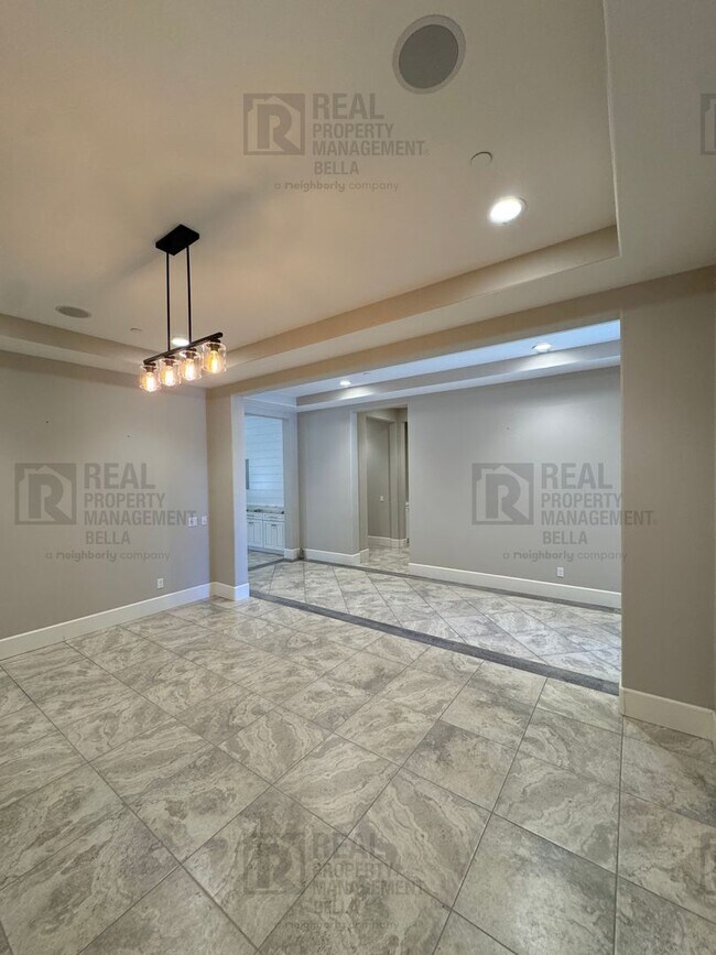 Building Photo - Beautiful Winchester Home with Open Floor Plan, Office & Solar