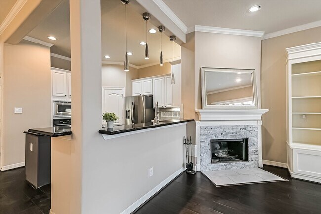 Building Photo - 5453 Fairdale Ln