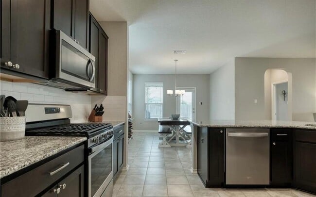 Building Photo - 109 Muenster Dr