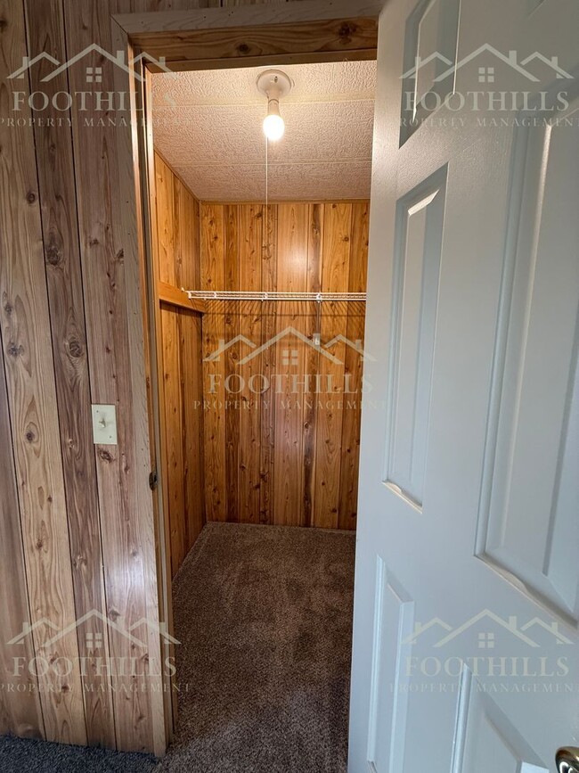 Building Photo - Bright and Cozy 2-Bed Home in Anderson!