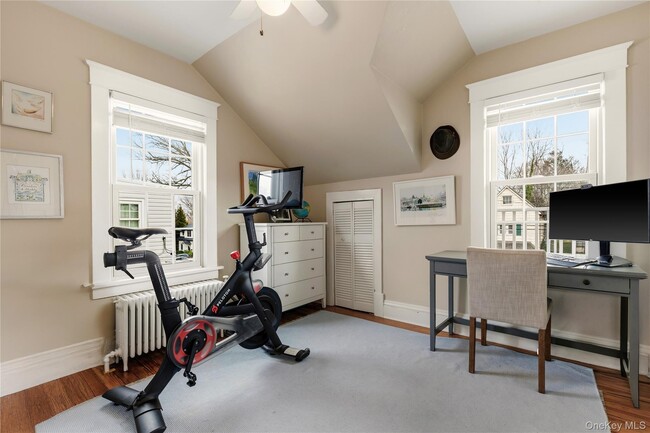 Building Photo - 47 Hillcrest Ave