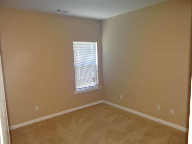 Building Photo - 257 Oxmoor Pl
