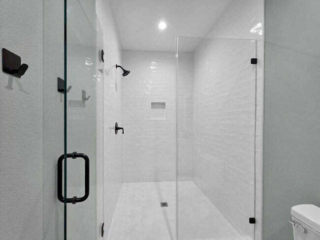 Building Photo - 1032 Sunset Cir