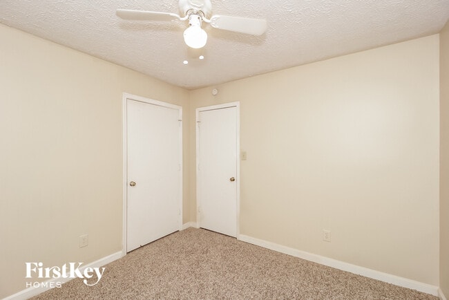 Building Photo - 4053 Evelyn Dr