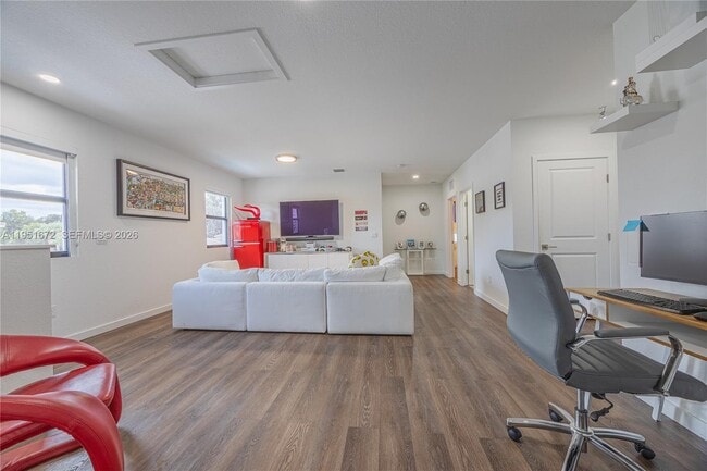 Building Photo - 7126 Rockwood Rd