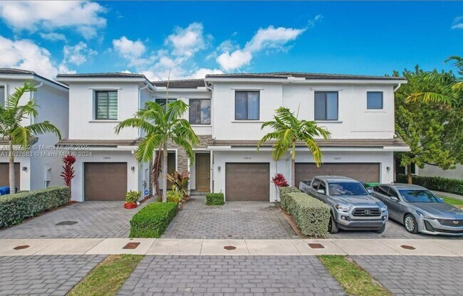 Primary Photo - 10835 SW 235th Ln