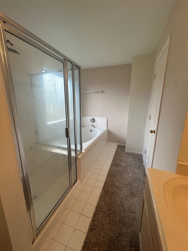 Building Photo - 2822 Green Lodge Cir
