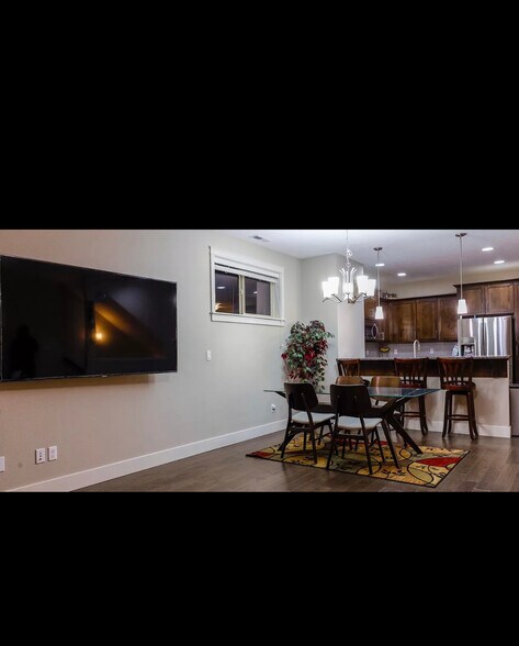 Dining area - 2180 NW 163rd Ter