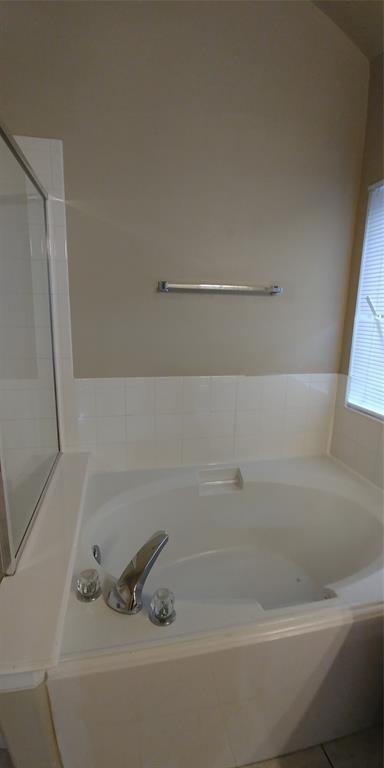 Building Photo - 14102 Lindencroft Ct