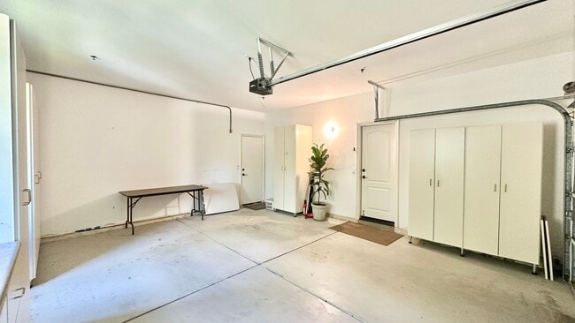 Building Photo - Stunning Two-Story Estate Home in the Gate...