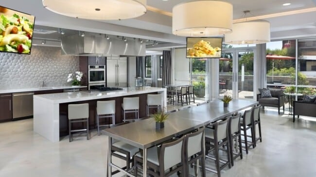 Building Photo - 3290 Cobb Galleria Pkwy