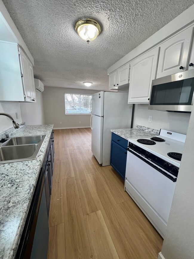 Building Photo - 1001 Olympic Ave