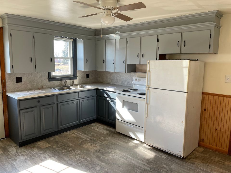 Appliances have been replaced with brand new range and fridge - 12211 Williamsport Pike