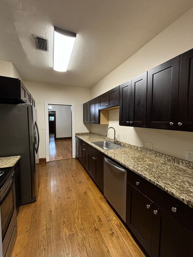 Building Photo - FALL 2026!!! Historic Woodbury Row 4 Bedro...