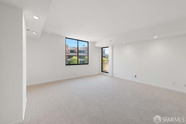 Building Photo - 101 Lombard St