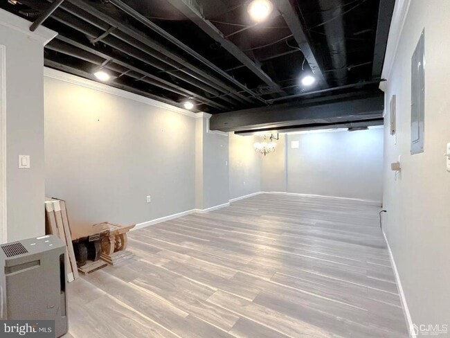 Building Photo - 100 Forest Dr