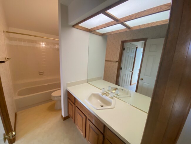 Building Photo - 2814 Brittany Dr