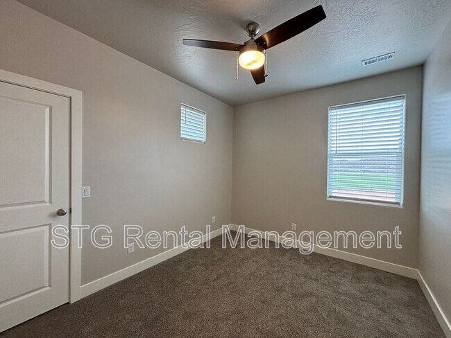 Building Photo - 929 S 4380 W