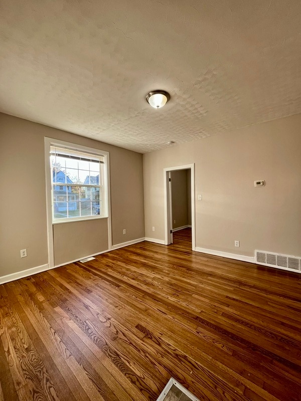 Building Photo - 216 Poplar St