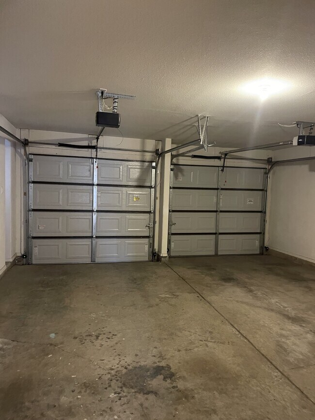 Building Photo - 7304 Via Contenta NE