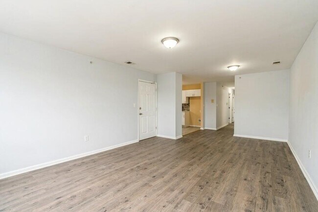 Building Photo - 7 Halleck St