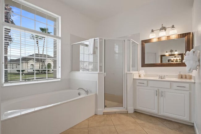 Building Photo - 511 Prestwick Dr