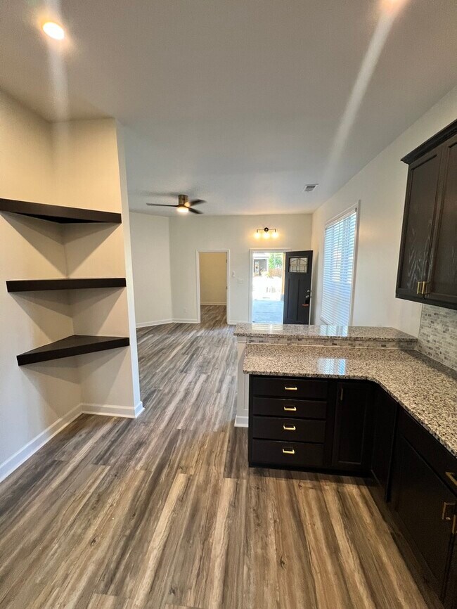 Building Photo - Newly Renovated Rental Home