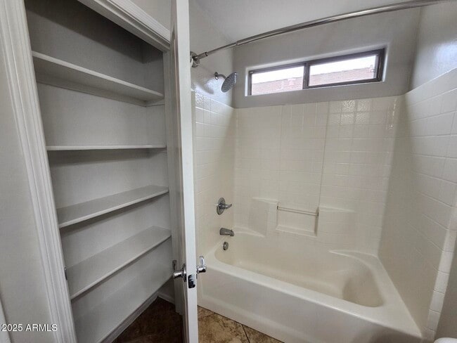 Building Photo - 851 S Cerise