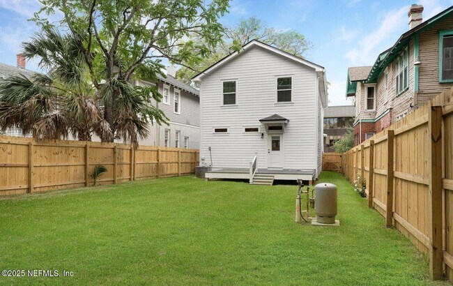 Building Photo - 1631 Boulevard