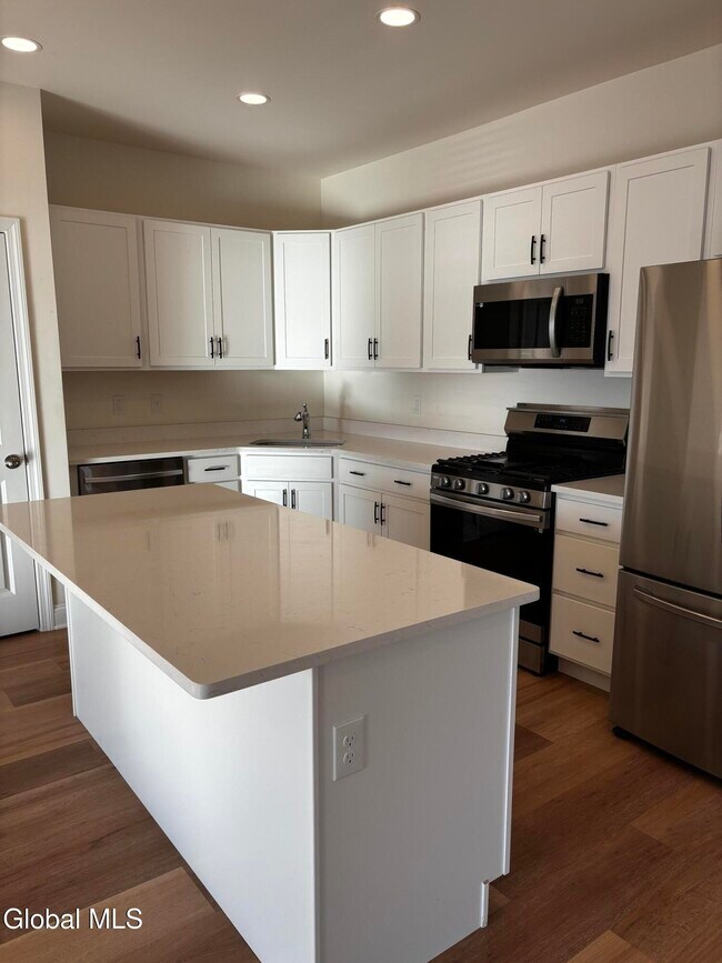 Building Photo - 544 NY-9P