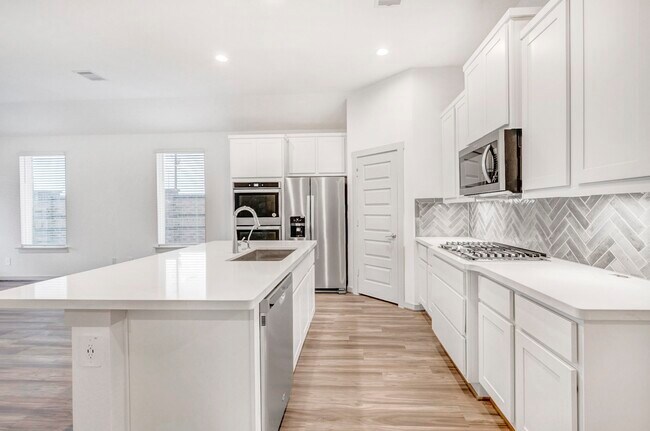 Building Photo - 29302 Pikes Peak Dr