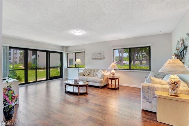 Building Photo - 7406 Lake Breeze Dr