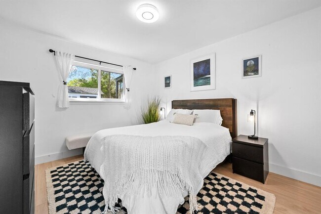 Building Photo - 805 Huntingdon Pl