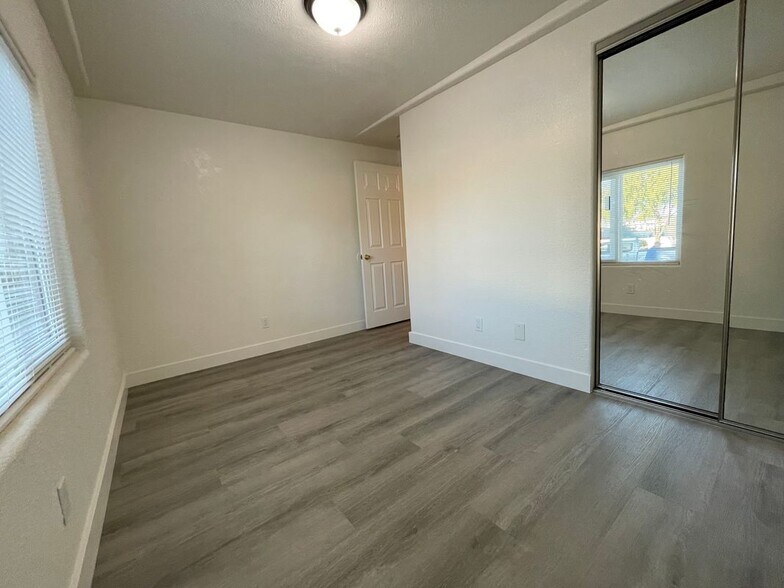 Building Photo - 1823 Gardenia Ave