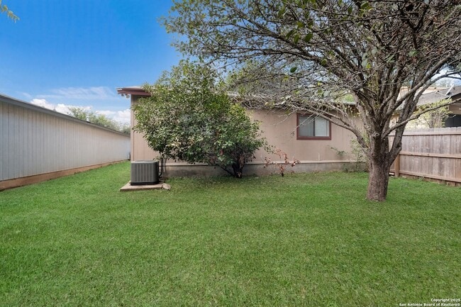 Building Photo - 15414 Legend Springs Dr