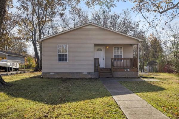 Primary Photo - 216 Winters St