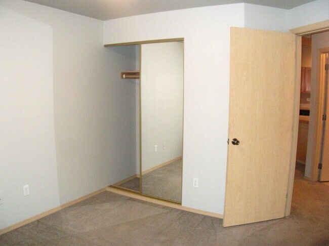 Building Photo - 035