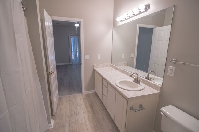 Building Photo - Henderson Townhomes