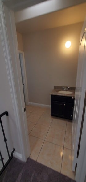 Building Photo - 1614 W 146th St