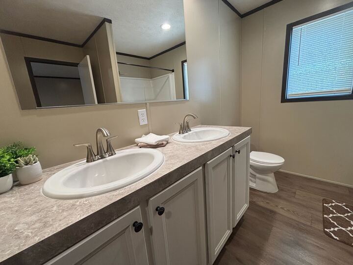 Building Photo - 601 Kathy St