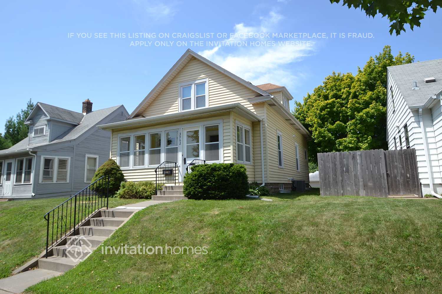 Building Photo - 3962 Van Buren St NE