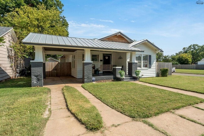 Building Photo - 1113 Taylor St