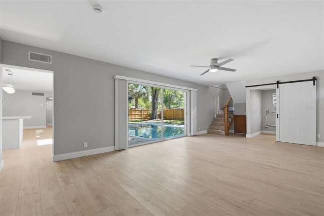 Building Photo - 405 Shore Dr E