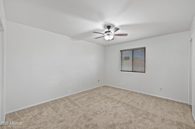 Building Photo - 2946 W Villa Maria Dr