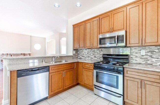Building Photo - Solar - Huge Savings - 4 Bedrooms - 3 Bath...