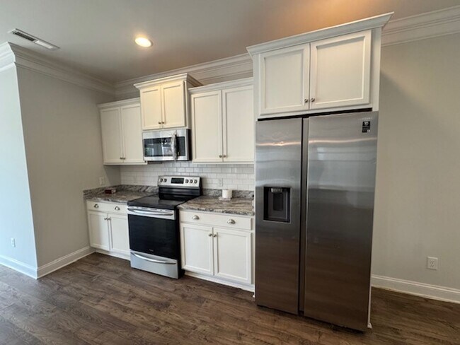 Building Photo - The Creek Of Willowwick